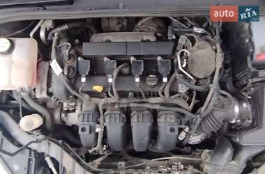 Седан Ford Focus 2015 в 