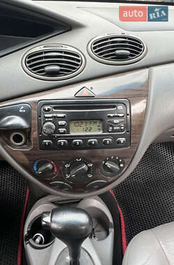 Седан Ford Focus 2001 в 
