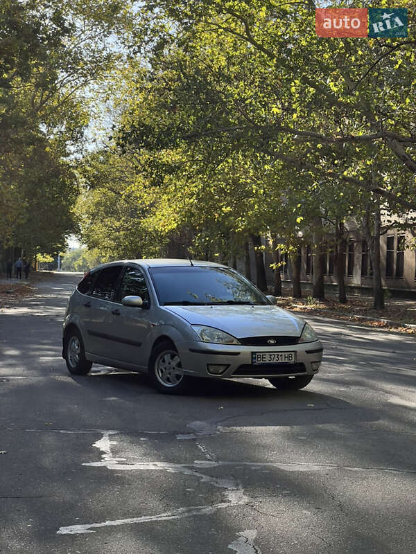 Хэтчбек Ford Focus 2004 в 