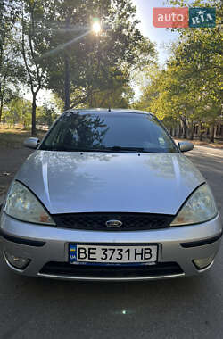 Хэтчбек Ford Focus 2004 в 