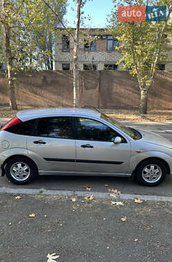 Хэтчбек Ford Focus 2004 в 
