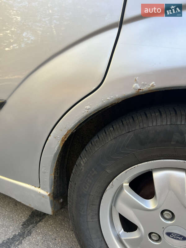 Хэтчбек Ford Focus 2004 в Николаеве