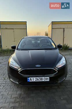 Седан Ford Focus 2015 в 