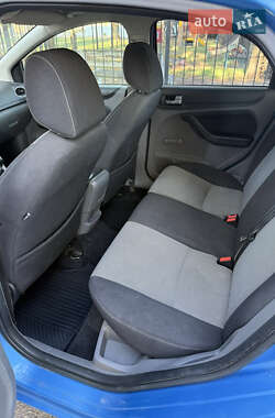 Хэтчбек Ford Focus 2010 в 