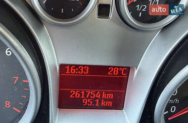 Хэтчбек Ford Focus 2010 в 