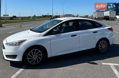 Седан Ford Focus 2015 в 