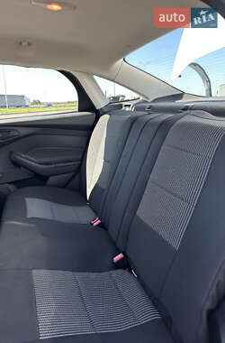Седан Ford Focus 2015 в 