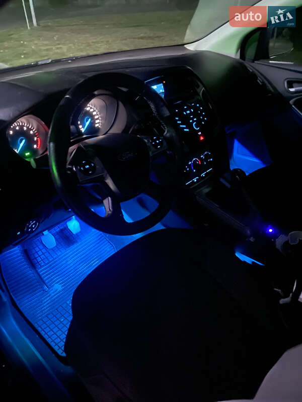Хетчбек Ford Focus 2013 в Нових Санжарах