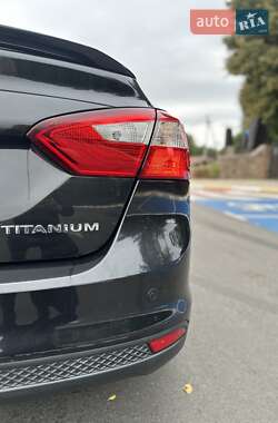 Седан Ford Focus 2013 в 