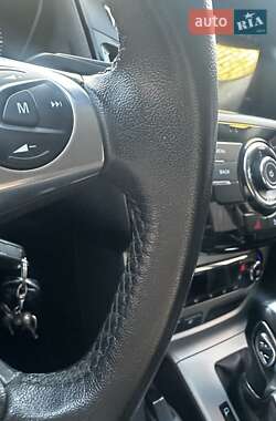 Хэтчбек Ford Focus 2012 в 