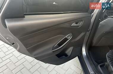 Хэтчбек Ford Focus 2012 в 