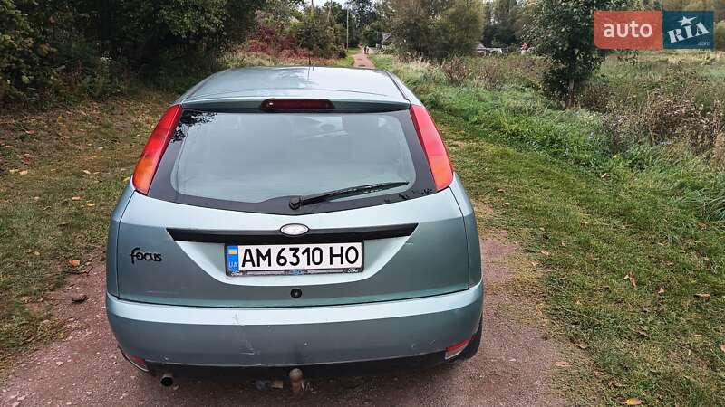 Хэтчбек Ford Focus 2000 в Овруче