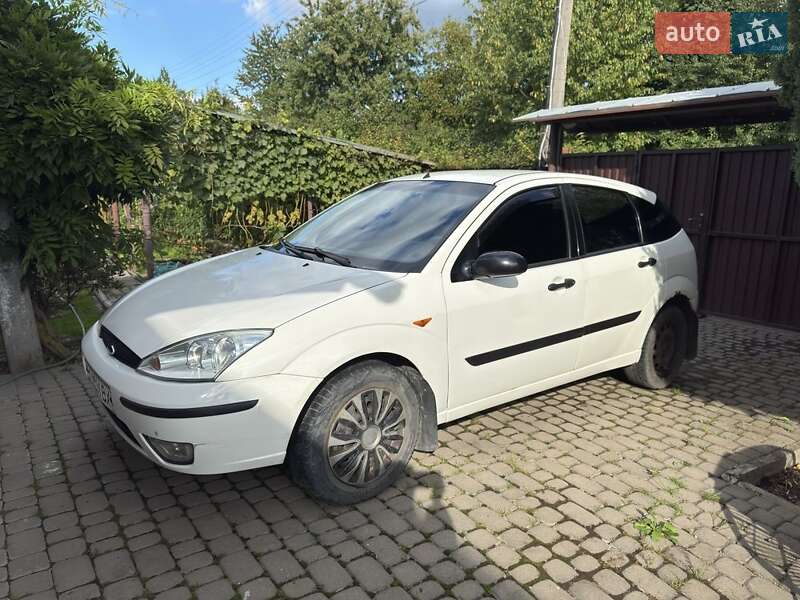 Хэтчбек Ford Focus 2004 в 