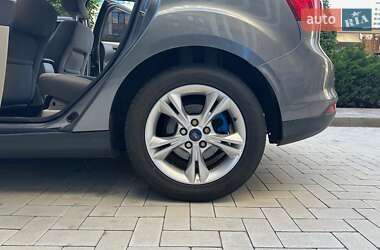 Хэтчбек Ford Focus 2014 в 