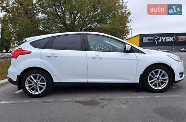 Хэтчбек Ford Focus 2015 в 