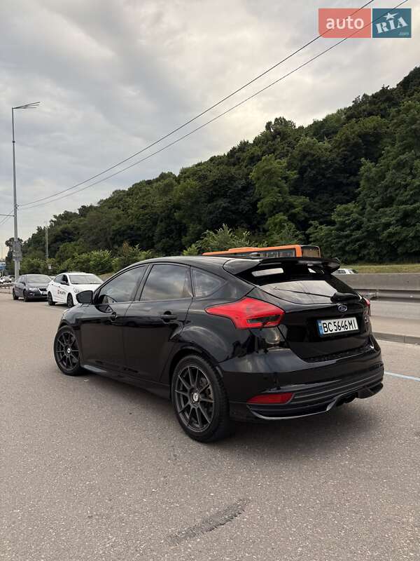 Хэтчбек Ford Focus 2017 в Киеве