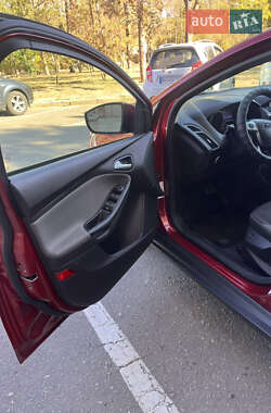 Седан Ford Focus 2013 в 