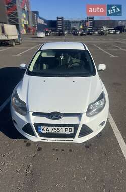 Хэтчбек Ford Focus 2012 в 
