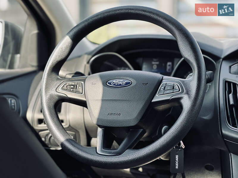 Седан Ford Focus 2017 в Кременчуге
