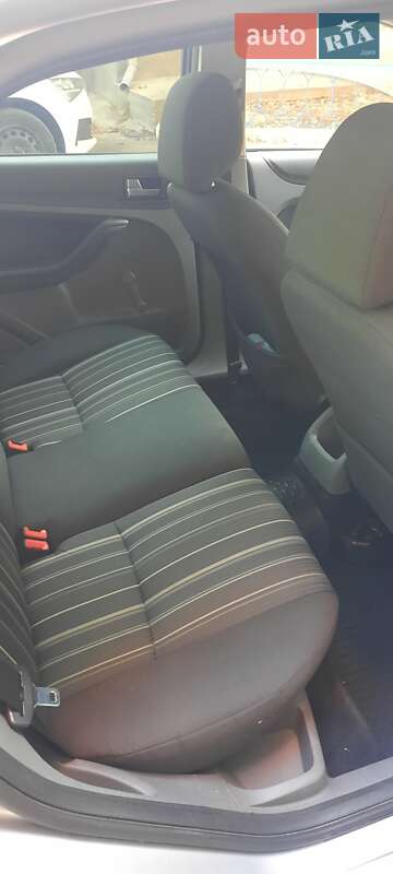 Седан Ford Focus 2008 в Новомосковске фото 5 Седан Ford Focus 2008 в Новомосковске
