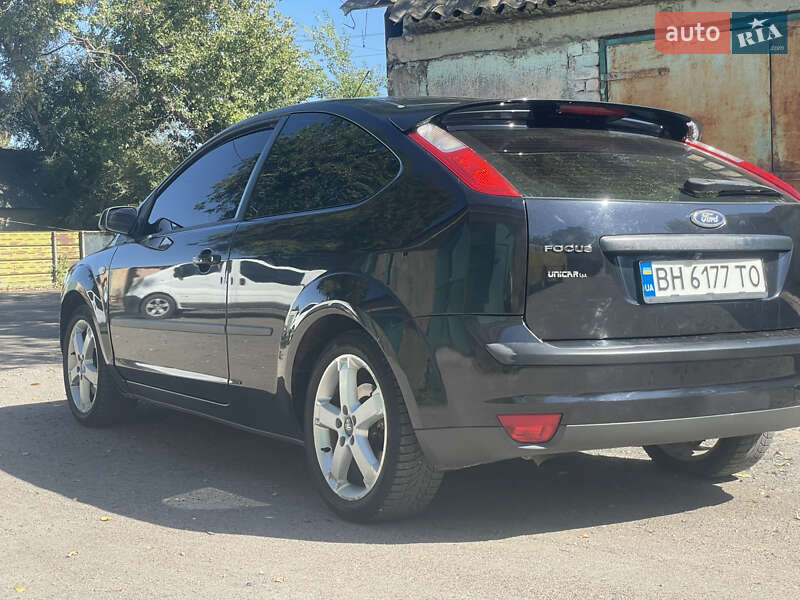 Хэтчбек Ford Focus 2007 в Арцизе