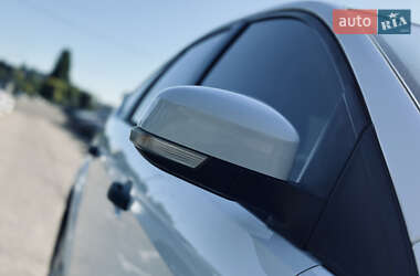 Хетчбек Ford Focus 2010 в 