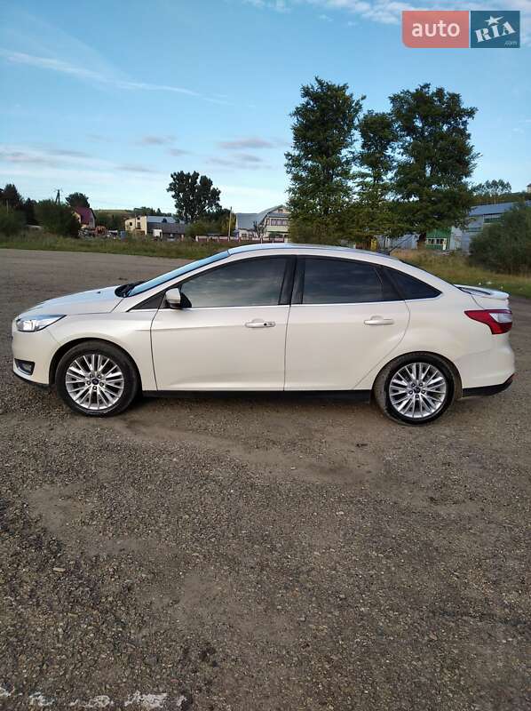 Седан Ford Focus 2015 в Турке