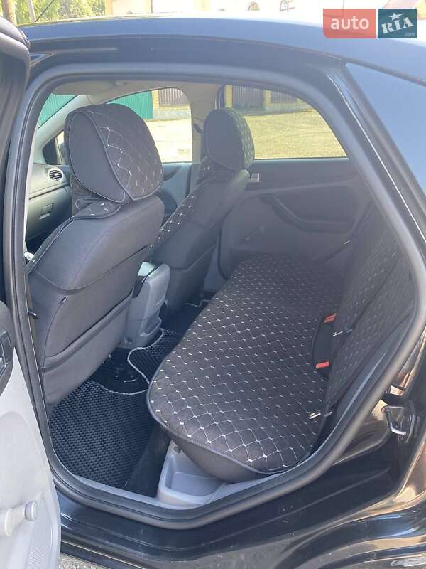 Хэтчбек Ford Focus 2010 в Вижнице