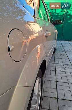 Хэтчбек Ford Focus 2007 в 