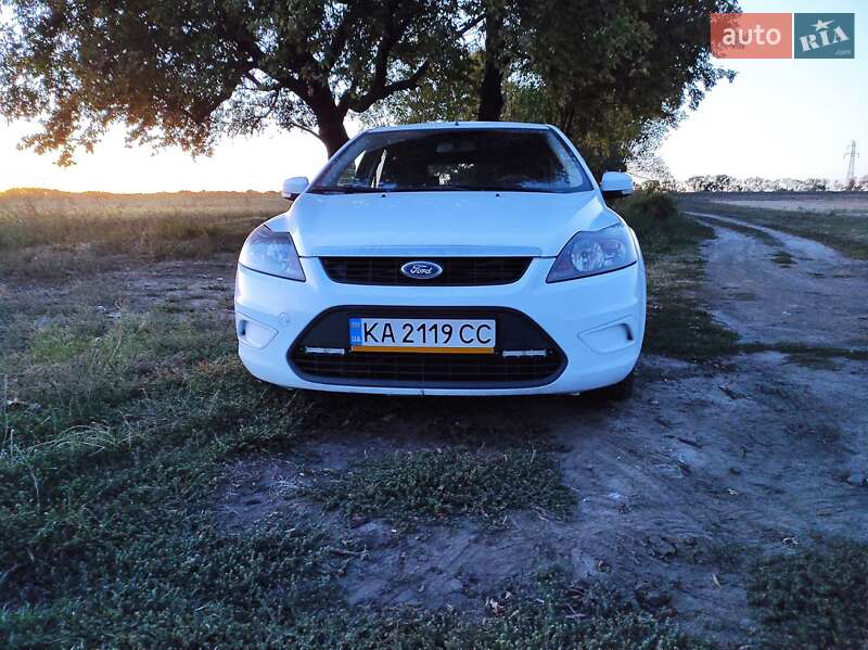 Хэтчбек Ford Focus 2011 в Смеле