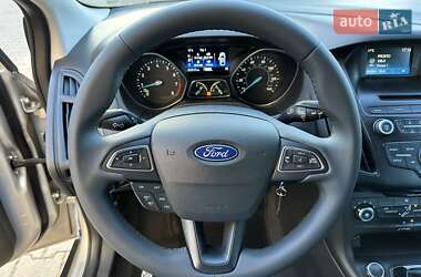 Седан Ford Focus 2016 в 