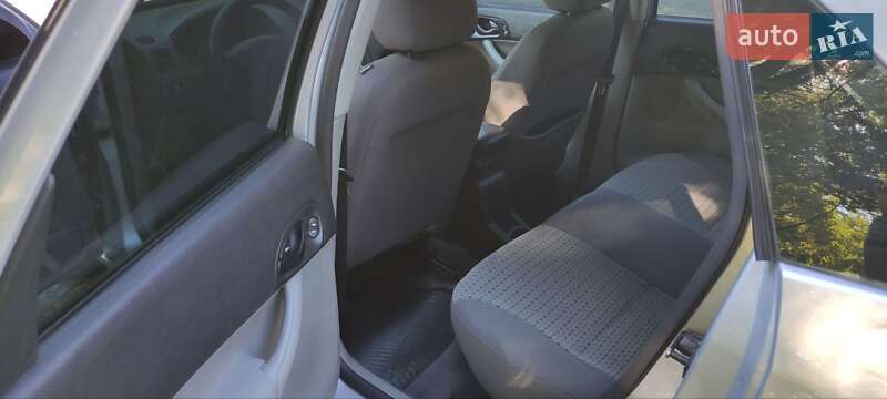 Седан Ford Focus 2006 в Киеве