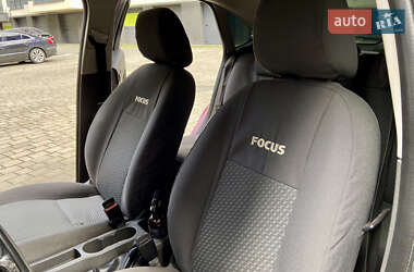 Хетчбек Ford Focus 2006 в 