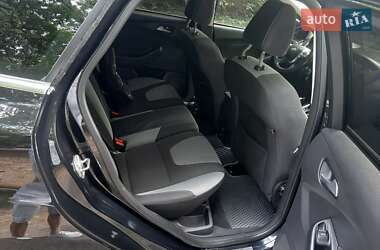 Хетчбек Ford Focus 2012 в 