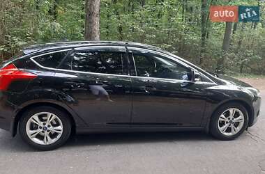 Хетчбек Ford Focus 2012 в 