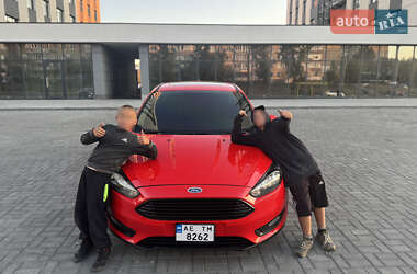 Хэтчбек Ford Focus 2015 в 