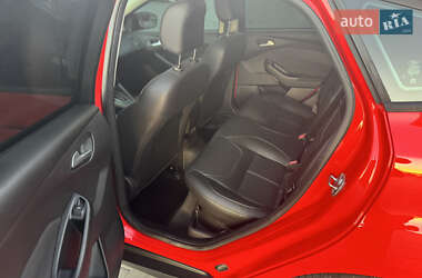 Хэтчбек Ford Focus 2015 в 