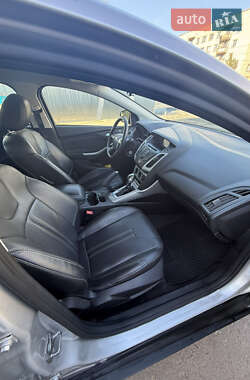 Седан Ford Focus 2014 в 