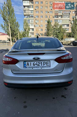 Седан Ford Focus 2014 в 