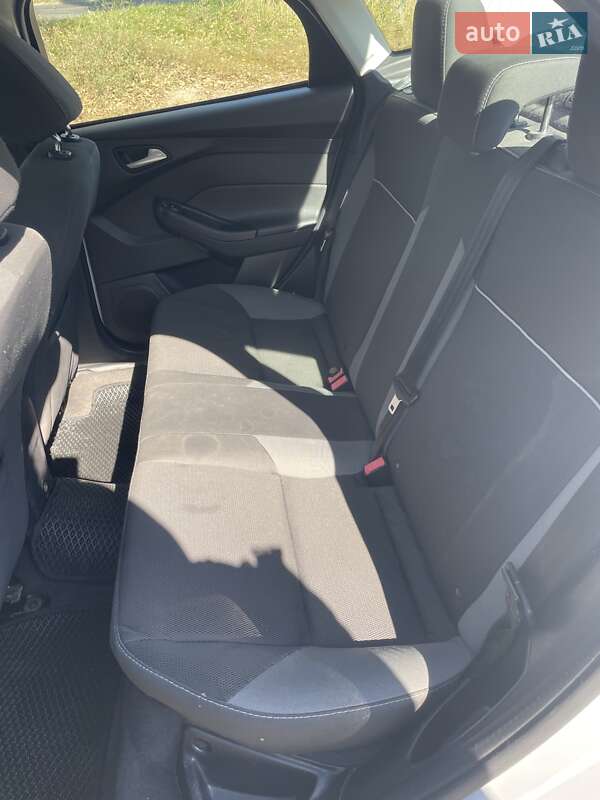 Седан Ford Focus 2014 в Киеве фото 17 Седан Ford Focus 2014 в Киеве