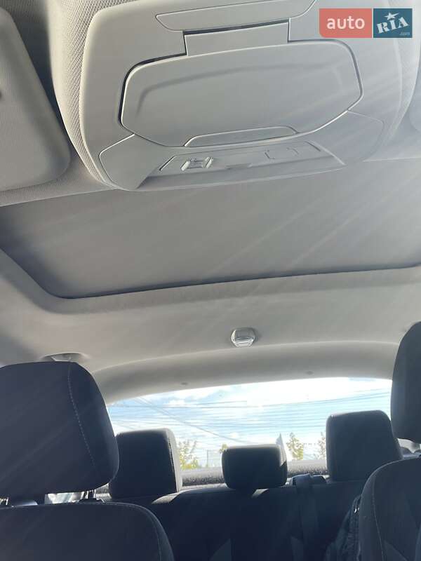 Седан Ford Focus 2014 в Киеве фото 18 Седан Ford Focus 2014 в Киеве