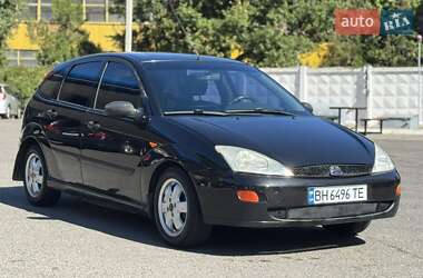 Хетчбек Ford Focus 2000 в 