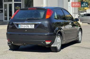 Хетчбек Ford Focus 2000 в 