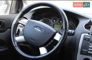Седан Ford Focus 2007 в 