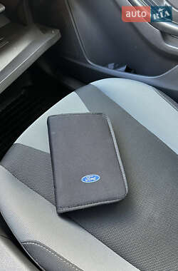 Седан Ford Focus 2013 в 
