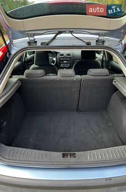 Хэтчбек Ford Focus 2006 в 