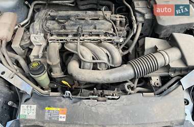 Хэтчбек Ford Focus 2006 в 