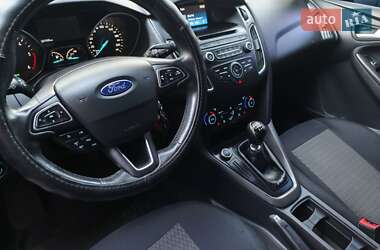 Хэтчбек Ford Focus 2017 в 