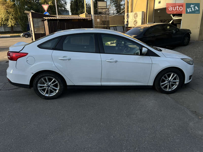 Седан Ford Focus 2016 в Киеве