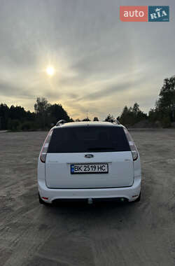 Универсал Ford Focus 2010 в 